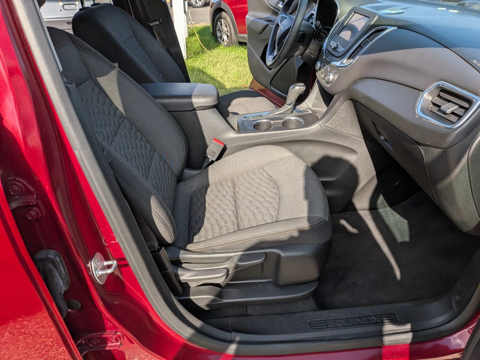 Used 2020 Chevrolet Equinox LT AWD/4WD image 40