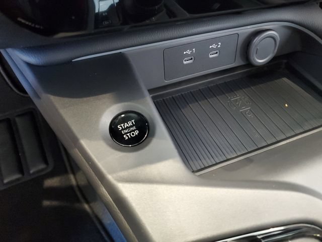 New 2026 Nissan Sentra SR w/ SR Premium Package FWD image 33
