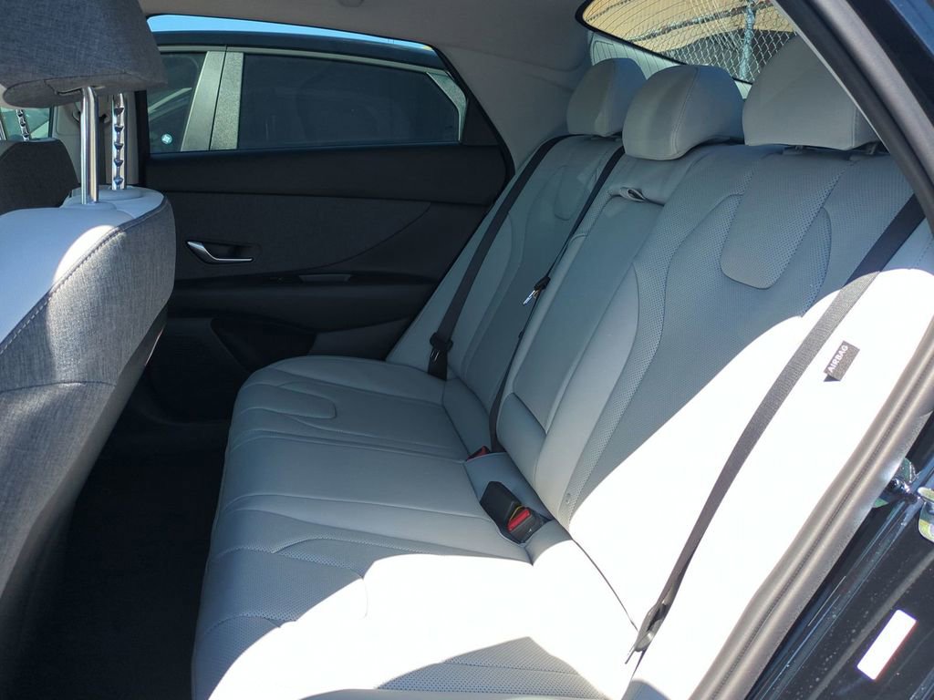 New 2026 Hyundai Elantra Limited FWD image 14