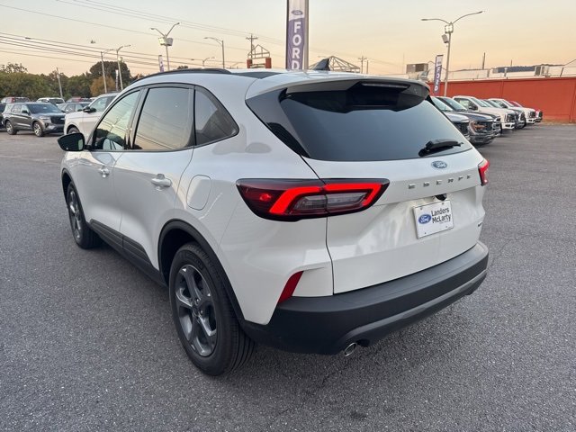 New 2025 Ford Escape ST-Line w/ Equipment Group 301A image 5
