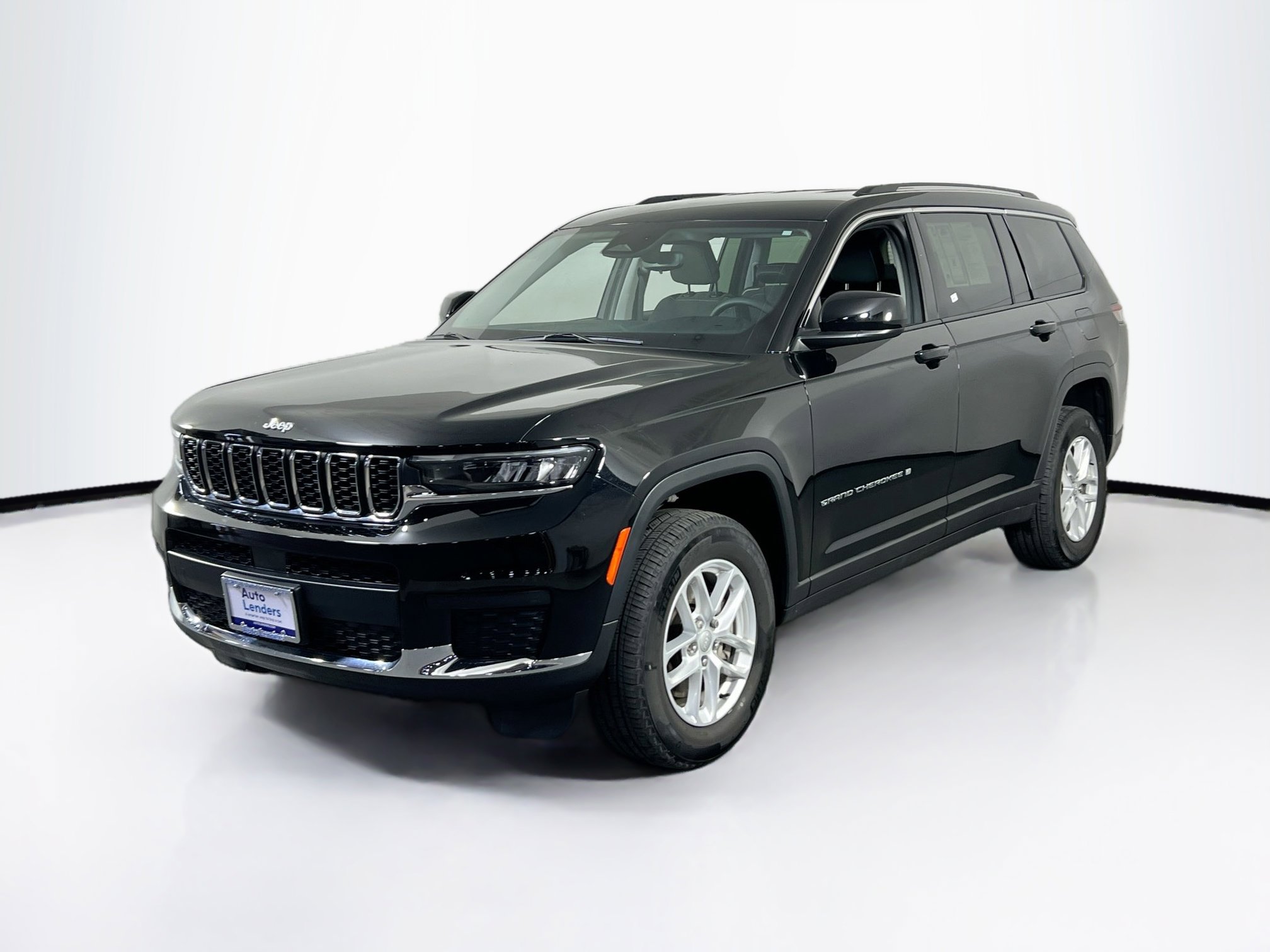 Used 2023 Jeep Grand Cherokee L Laredo AWD/4WD image 1