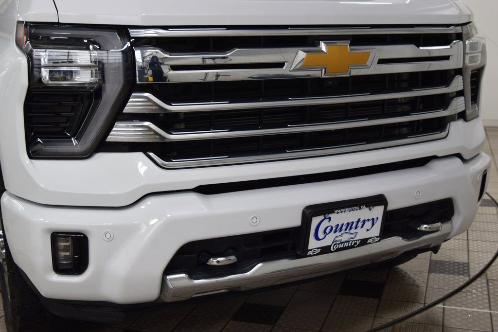 Used 2024 Chevrolet Silverado 3500 High Country w/ Technology Package AWD/4WD image 13