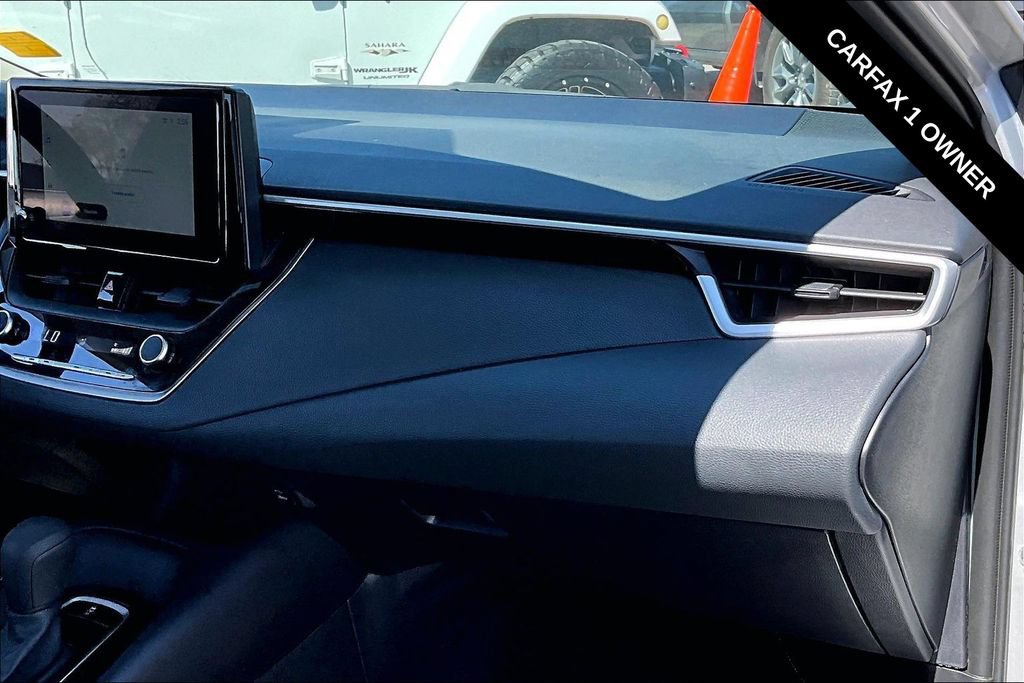 Used 2025 Toyota Corolla LE FWD image 25
