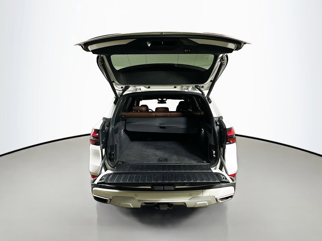 Used 2024 BMW X5 xDrive40i w/ Parking Assistance Package image 33