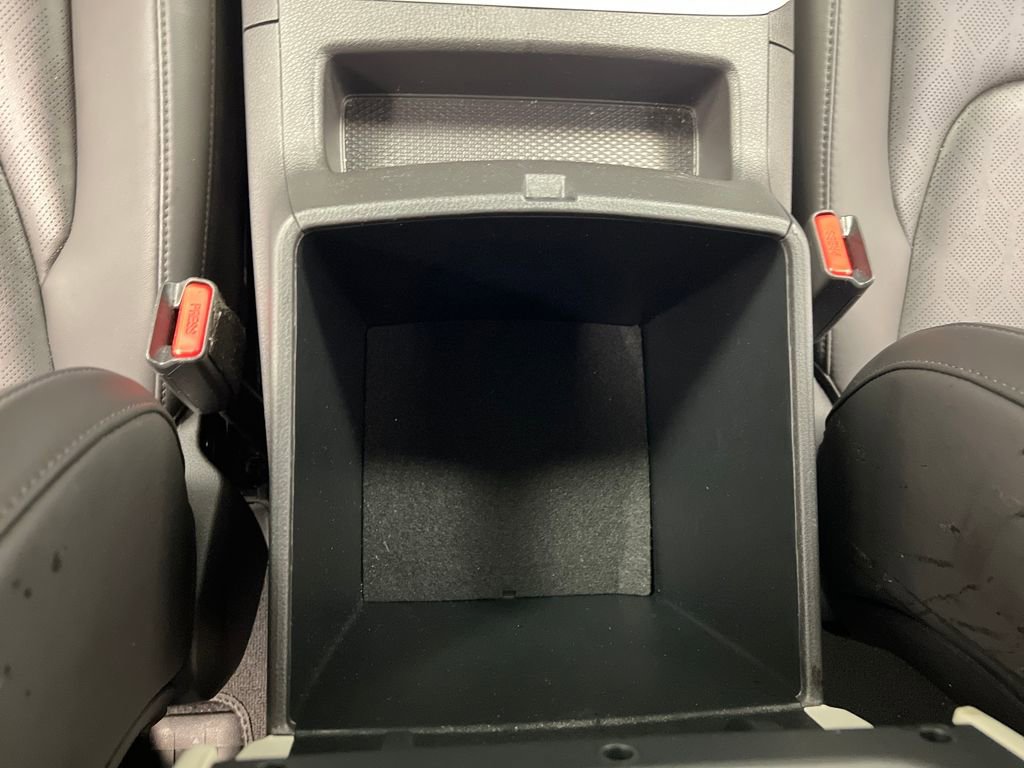 Used 2024 Kia Carnival LX image 47