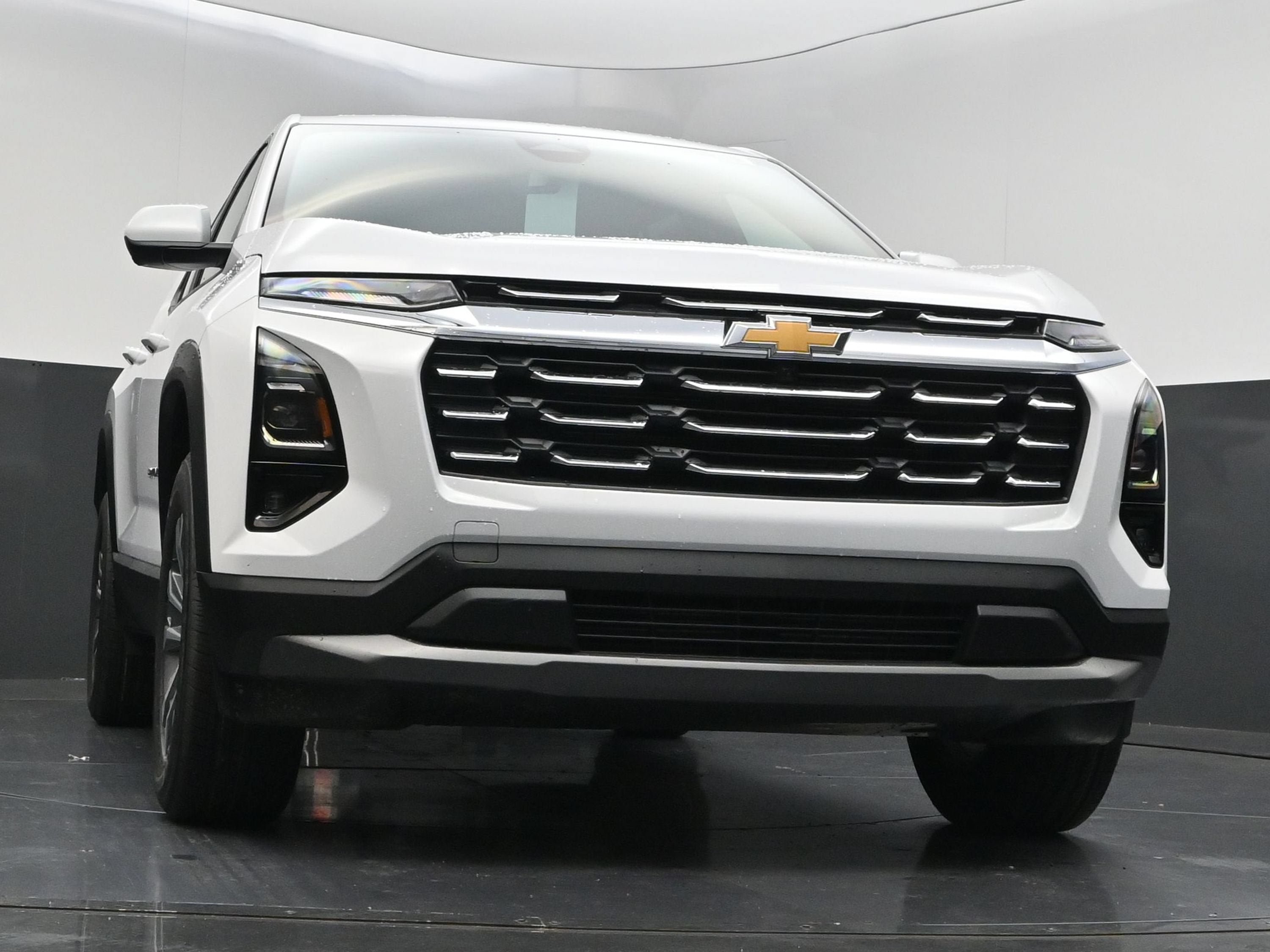 New 2027 Chevrolet Equinox LT w/ Convenience Package II FWD image 39