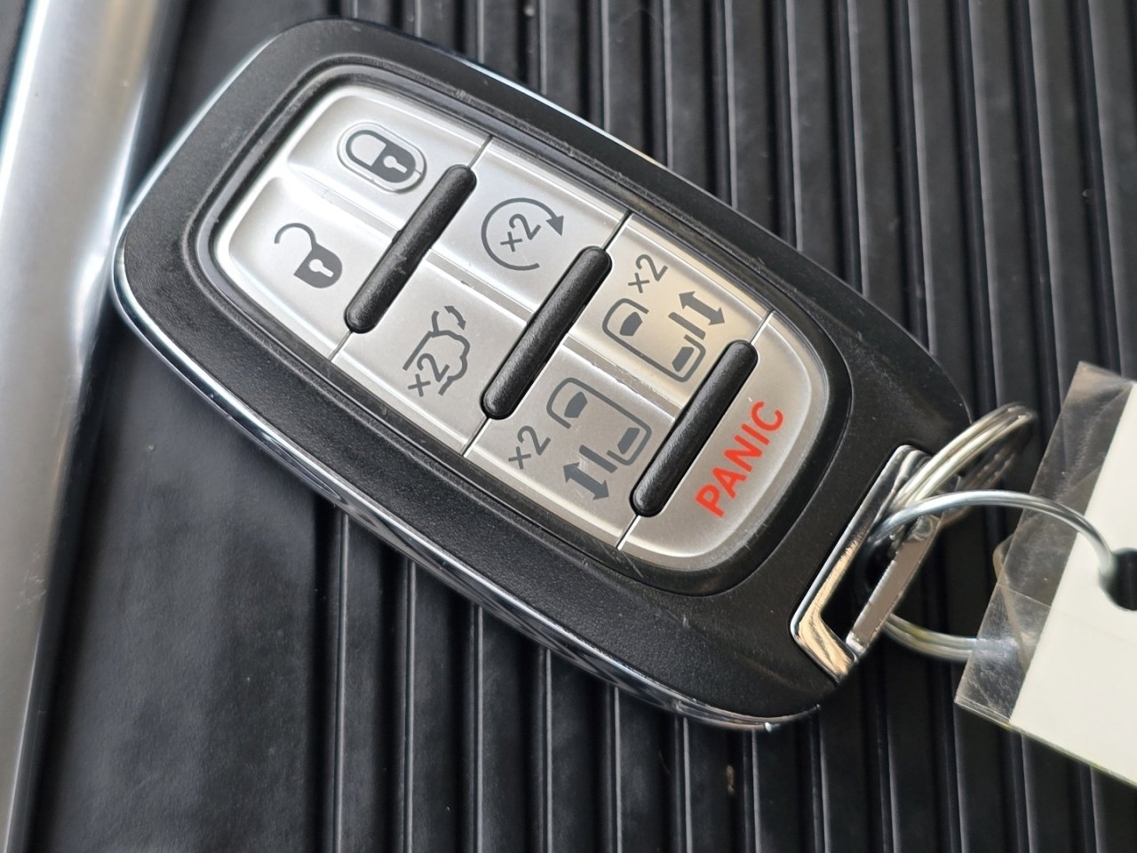 Used 2022 Chrysler Pacifica Touring-L image 30