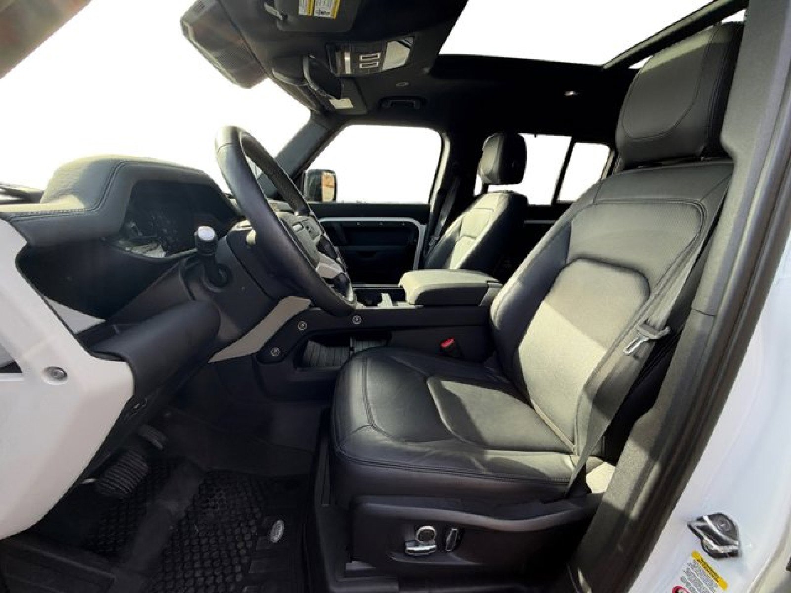 Used 2024 Land Rover Defender 130 S image 10