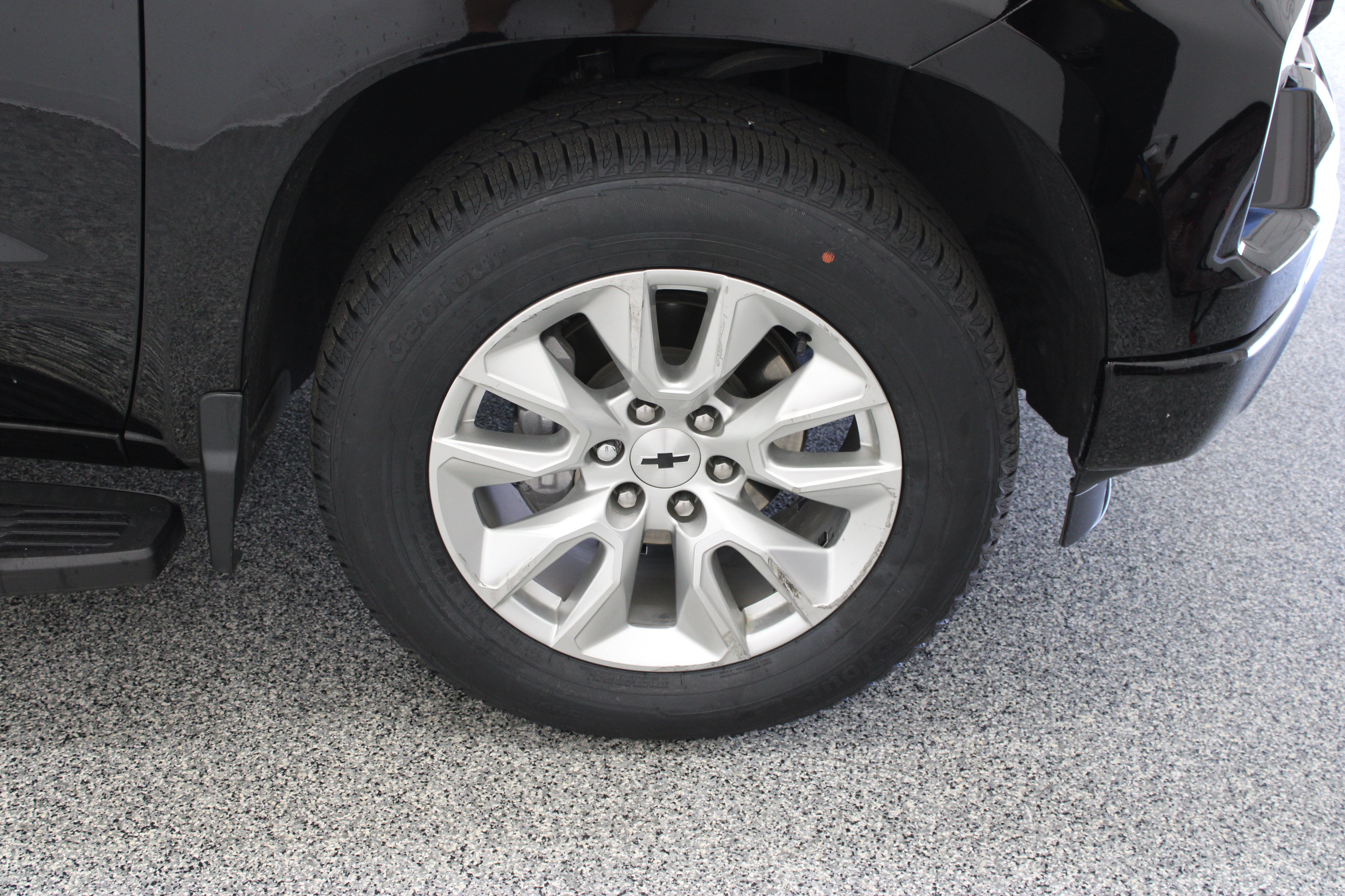 Used 2024 Chevrolet Silverado 1500 Custom RWD image 5