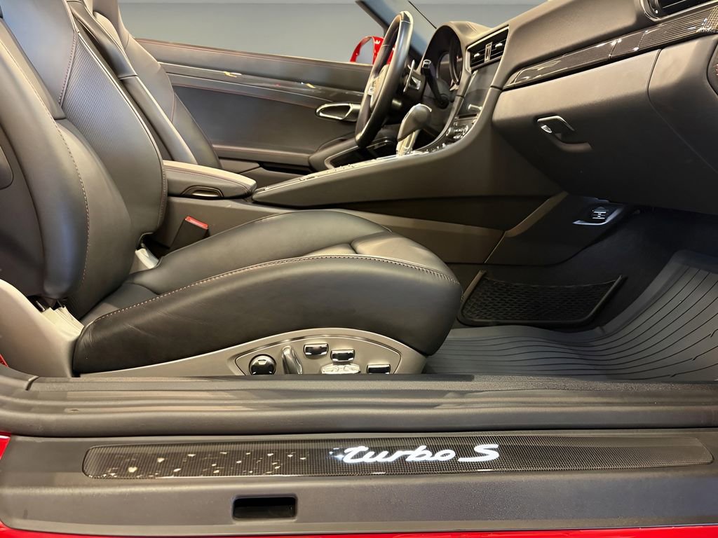 Used 2018 Porsche 911 Turbo S image 33