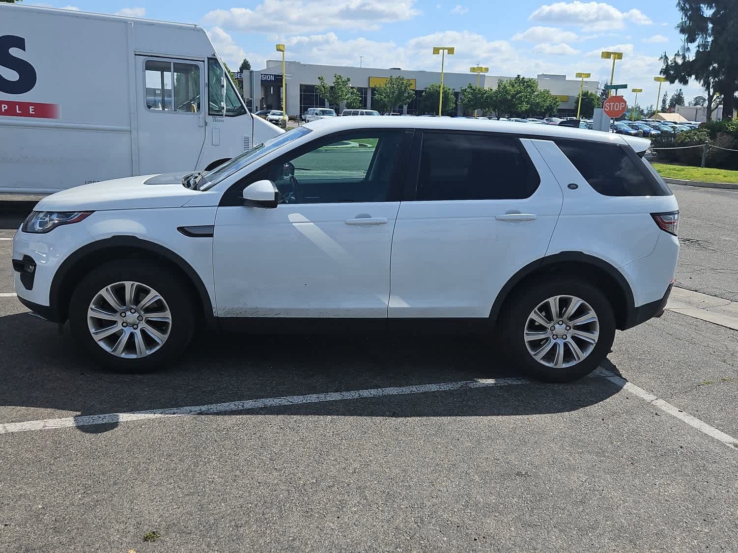 Used 2018 Land Rover Discovery Sport SE AWD/4WD image 21