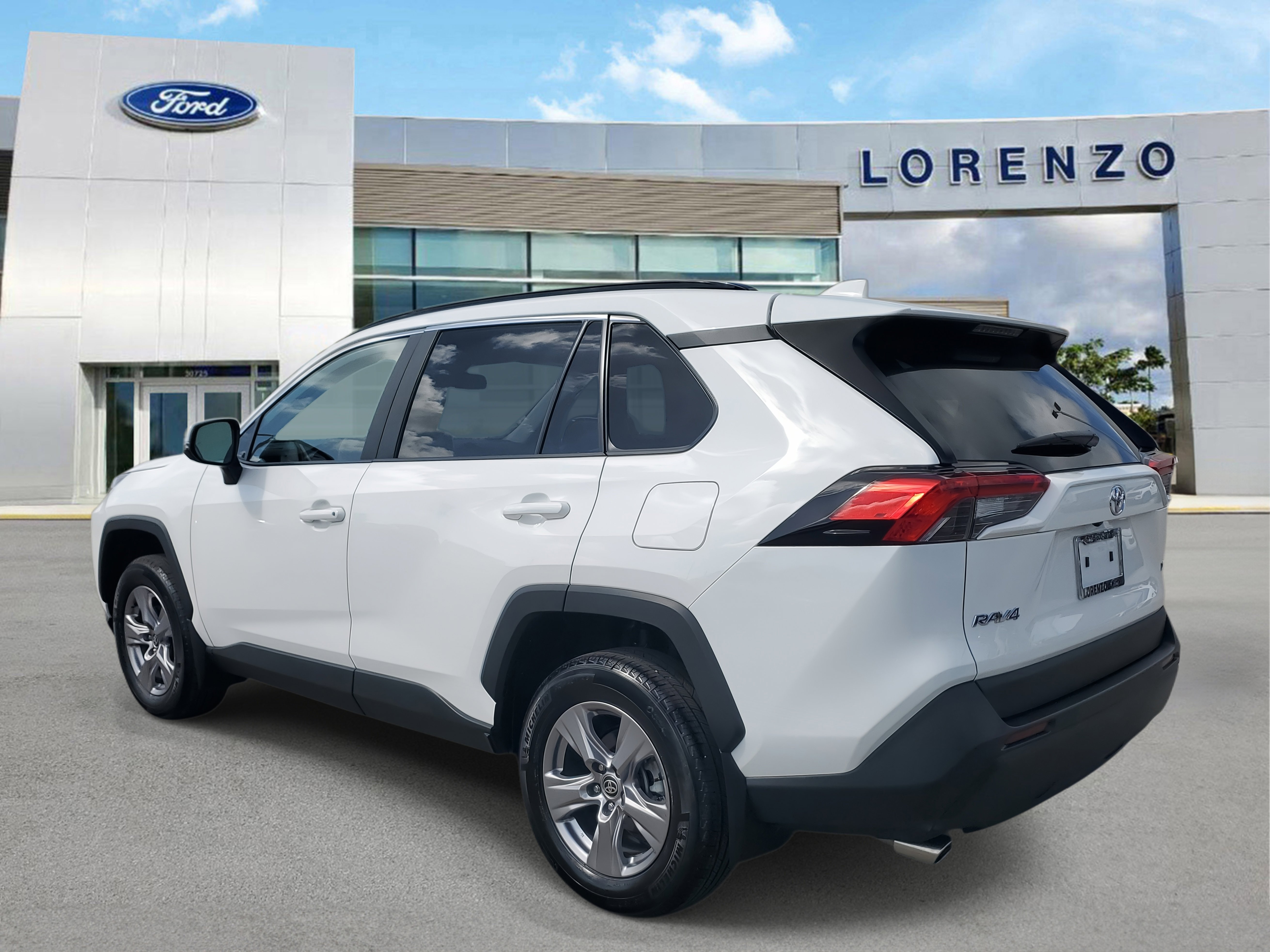 Used 2024 Toyota RAV4 XLE image 7