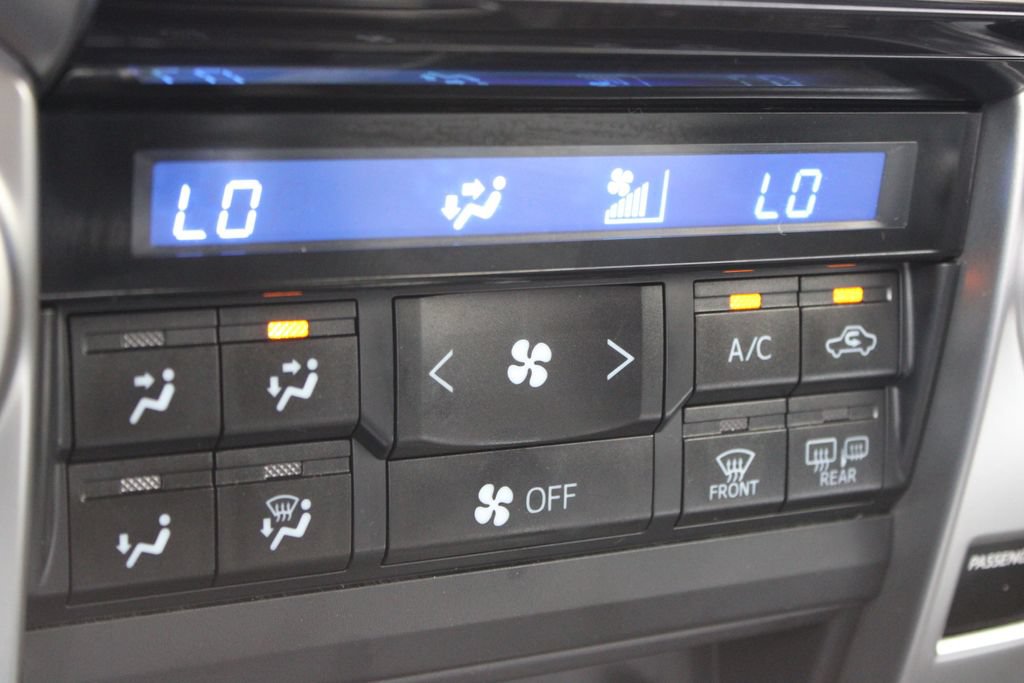 Used 2023 Toyota 4Runner Limited AWD/4WD image 13