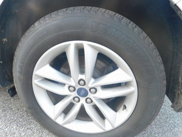 Used 2015 Ford Edge SEL image 19