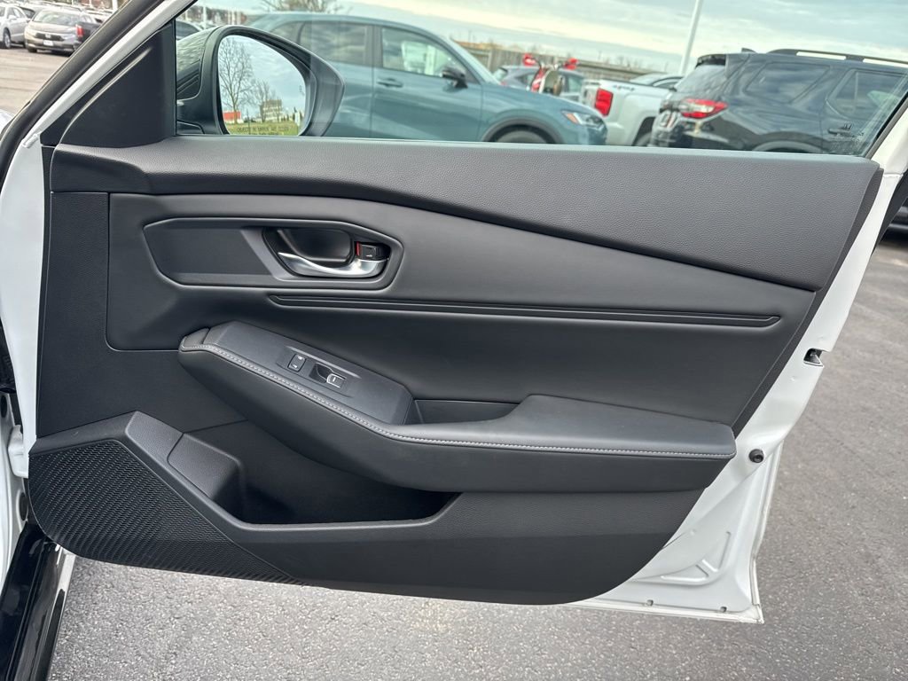 Used 2023 Honda Accord Sport image 40