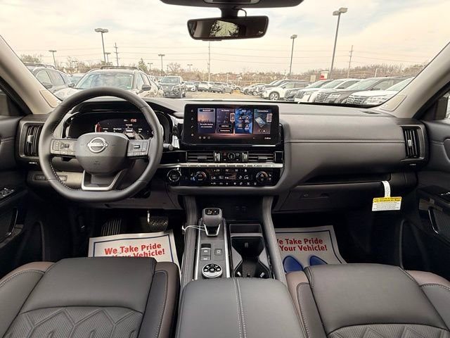 New 2026 Nissan Pathfinder Platinum image 22