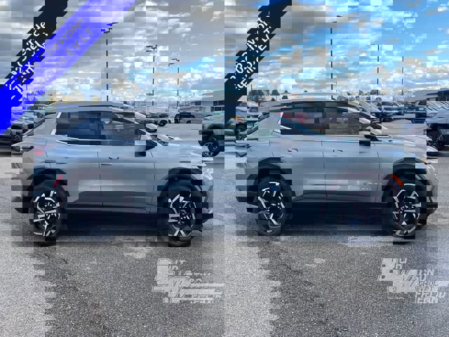 New 2026 Chevrolet Equinox EV LT image 6