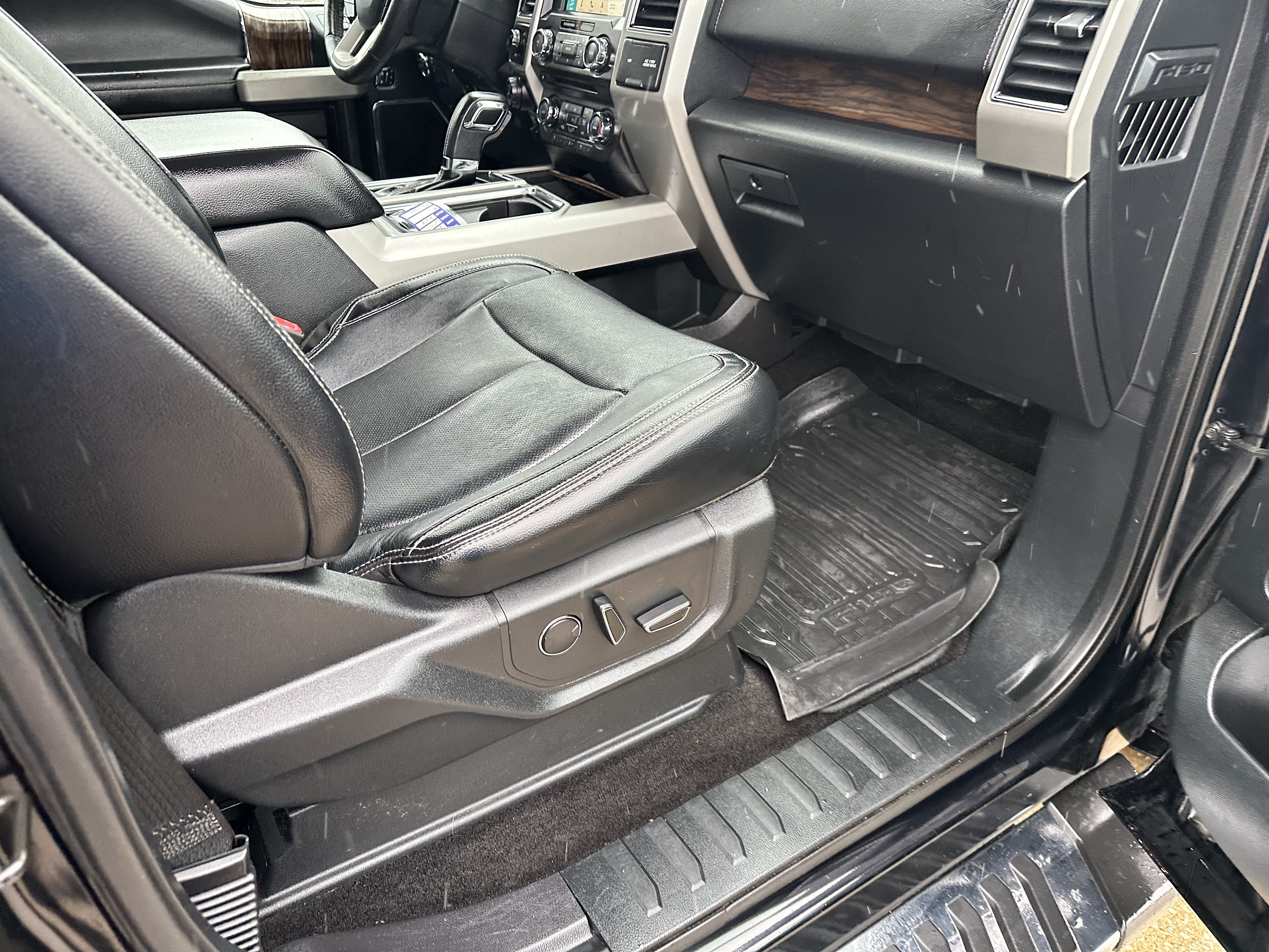 Used 2018 Ford F150 Lariat RWD image 14