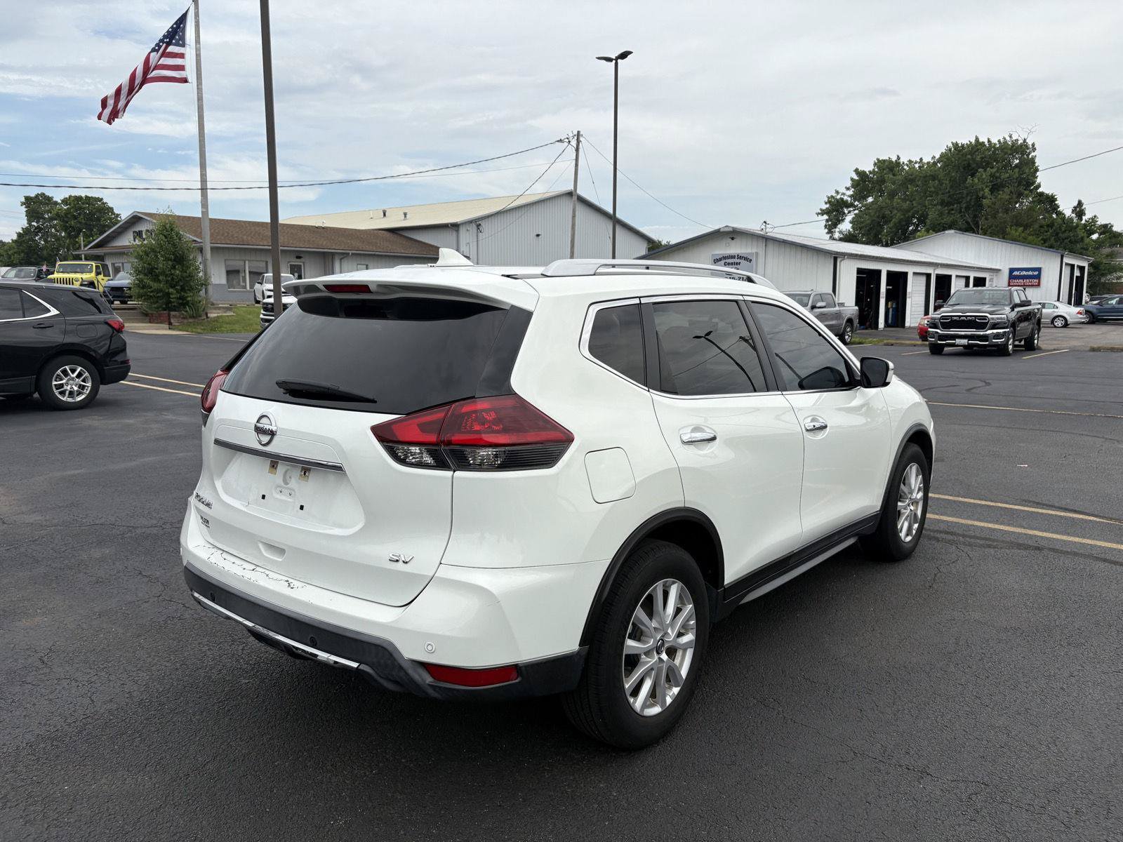 Used 2019 Nissan Rogue SV FWD image 8