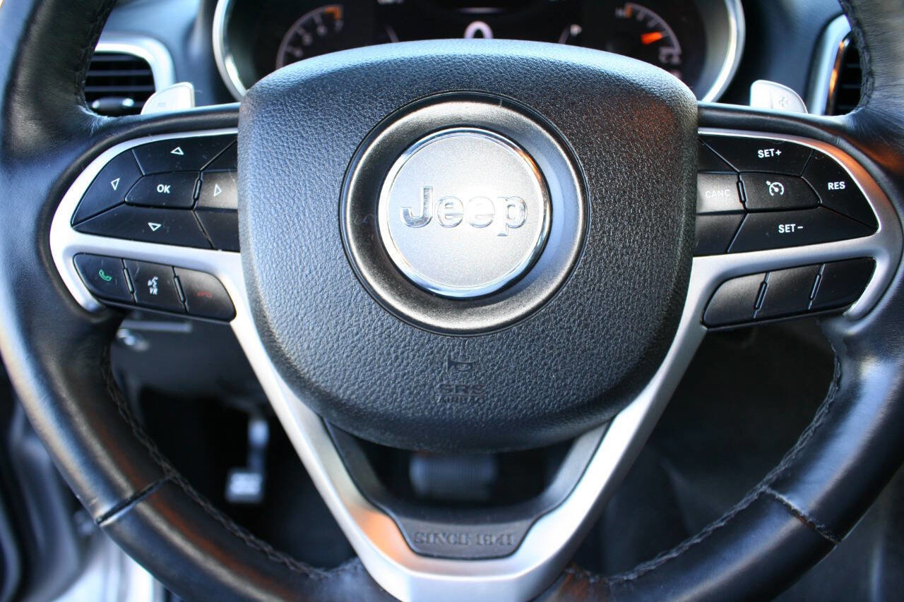 Used 2017 Jeep Grand Cherokee Altitude image 15
