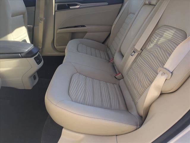 Used 2016 Ford Fusion SE FWD image 17