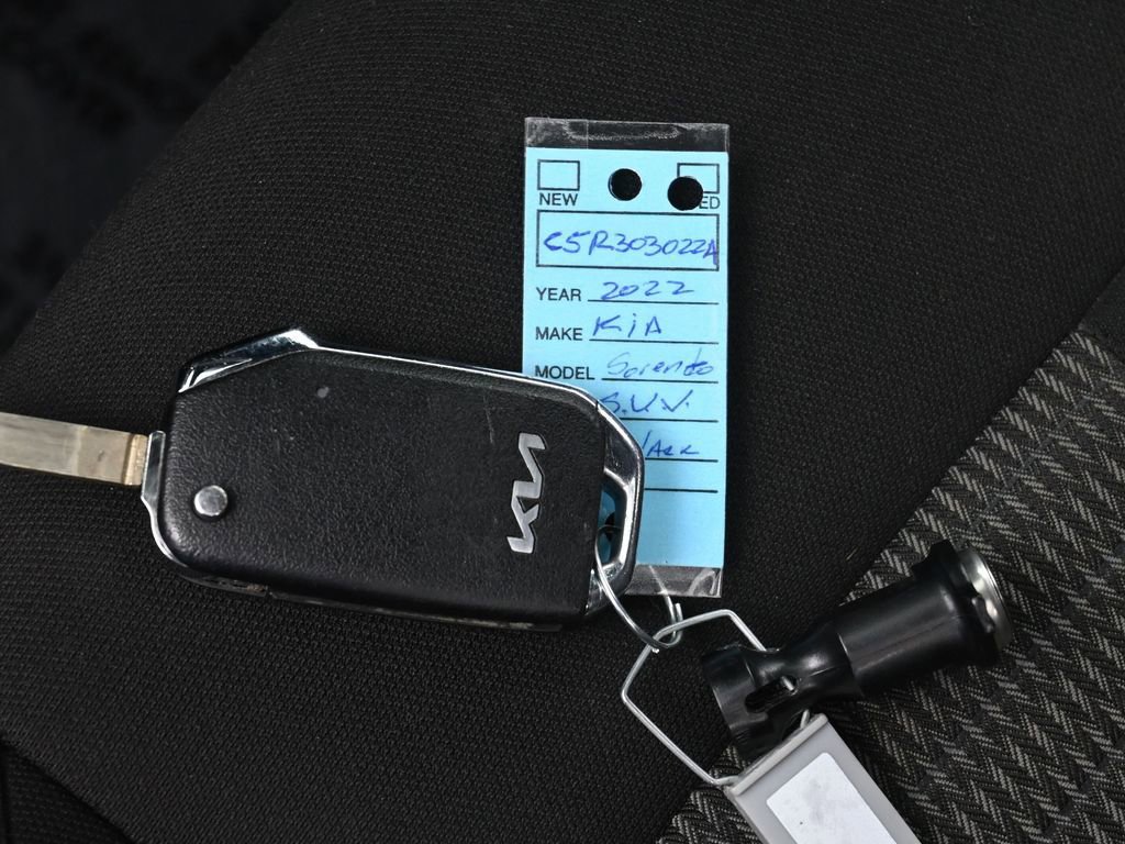 Used 2022 Kia Sorento LX image 18