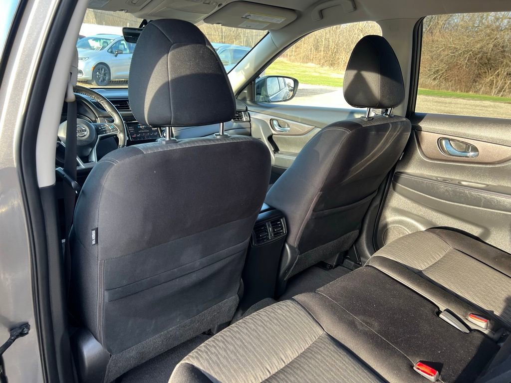 Used 2019 Nissan Rogue SV w/ Premium Package image 21