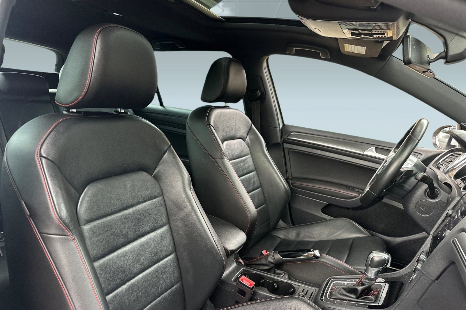 Used 2019 Volkswagen GTI SE w/ SE Experience Package image 30