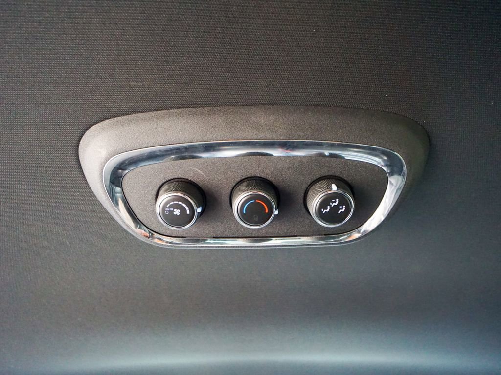 Used 2016 Dodge Durango R/T image 31