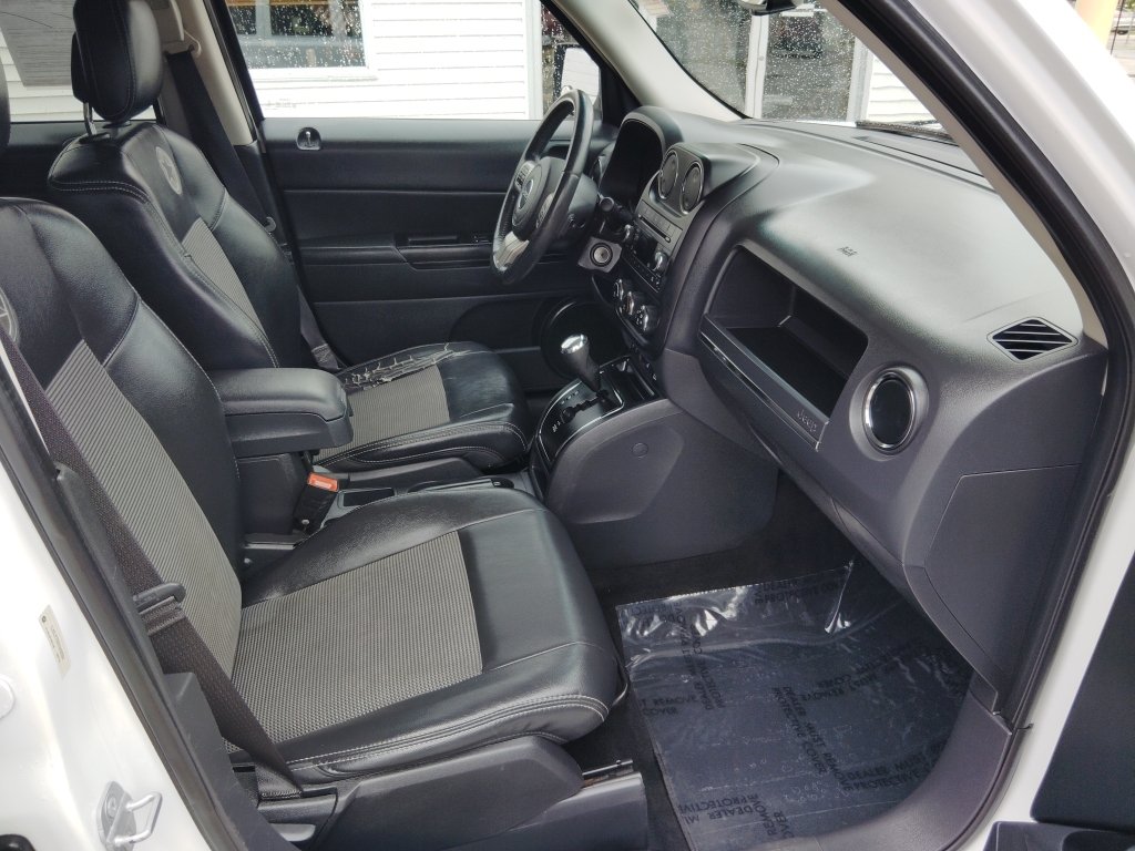 Used 2014 Jeep Patriot Latitude w/ Freedom Edition Package FWD image 29