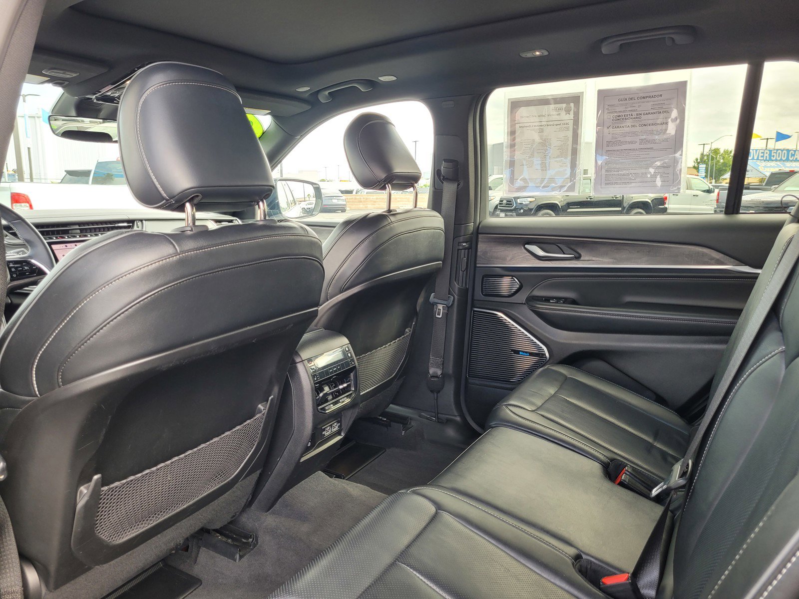 Used 2022 Jeep Grand Cherokee L Overland RWD image 14