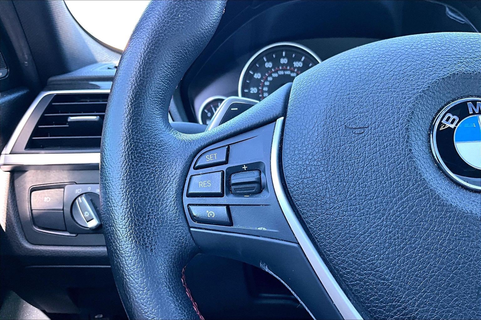 Used 2016 BMW 328i xDrive Sedan AWD/4WD image 19