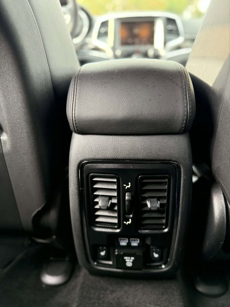 Used 2015 Jeep Grand Cherokee High Altitude RWD image 27