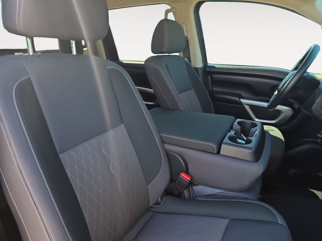 Used 2023 Nissan Titan SV AWD/4WD image 11