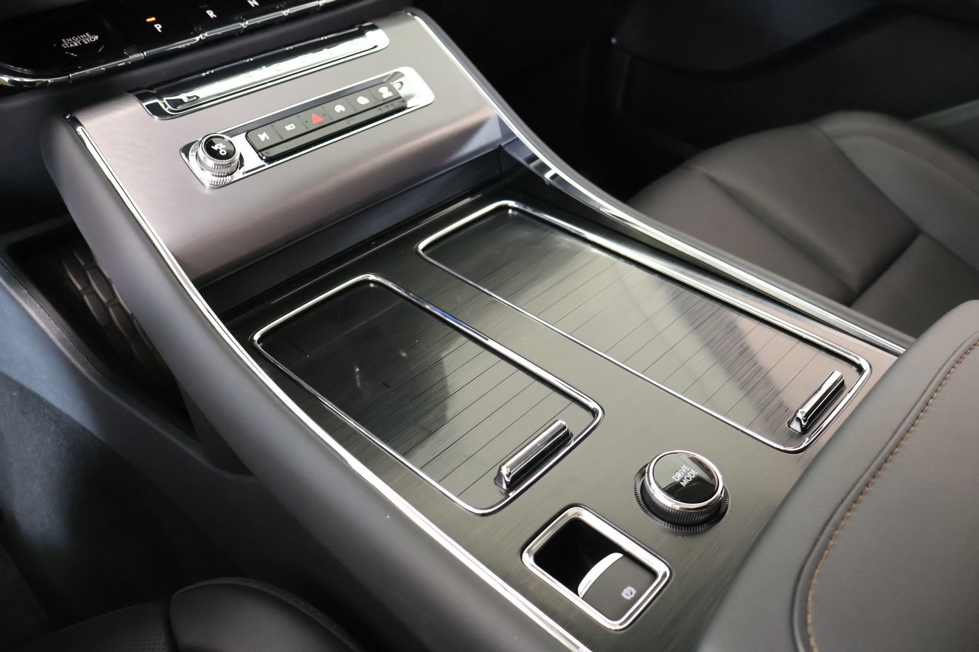 New 2026 Lincoln Aviator AWD image 8