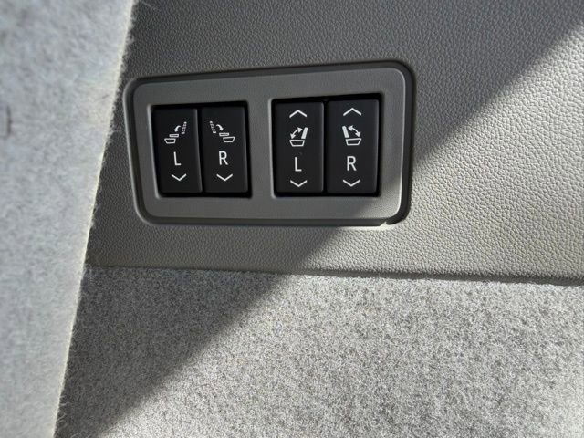 Used 2020 Cadillac XT6 Premium Luxury FWD image 12