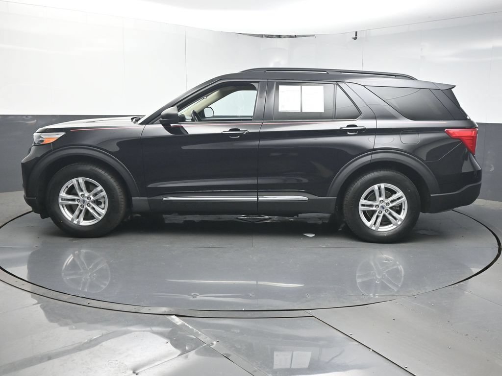 Used 2023 Ford Explorer XLT w/ Equipment Group 202A RWD image 5