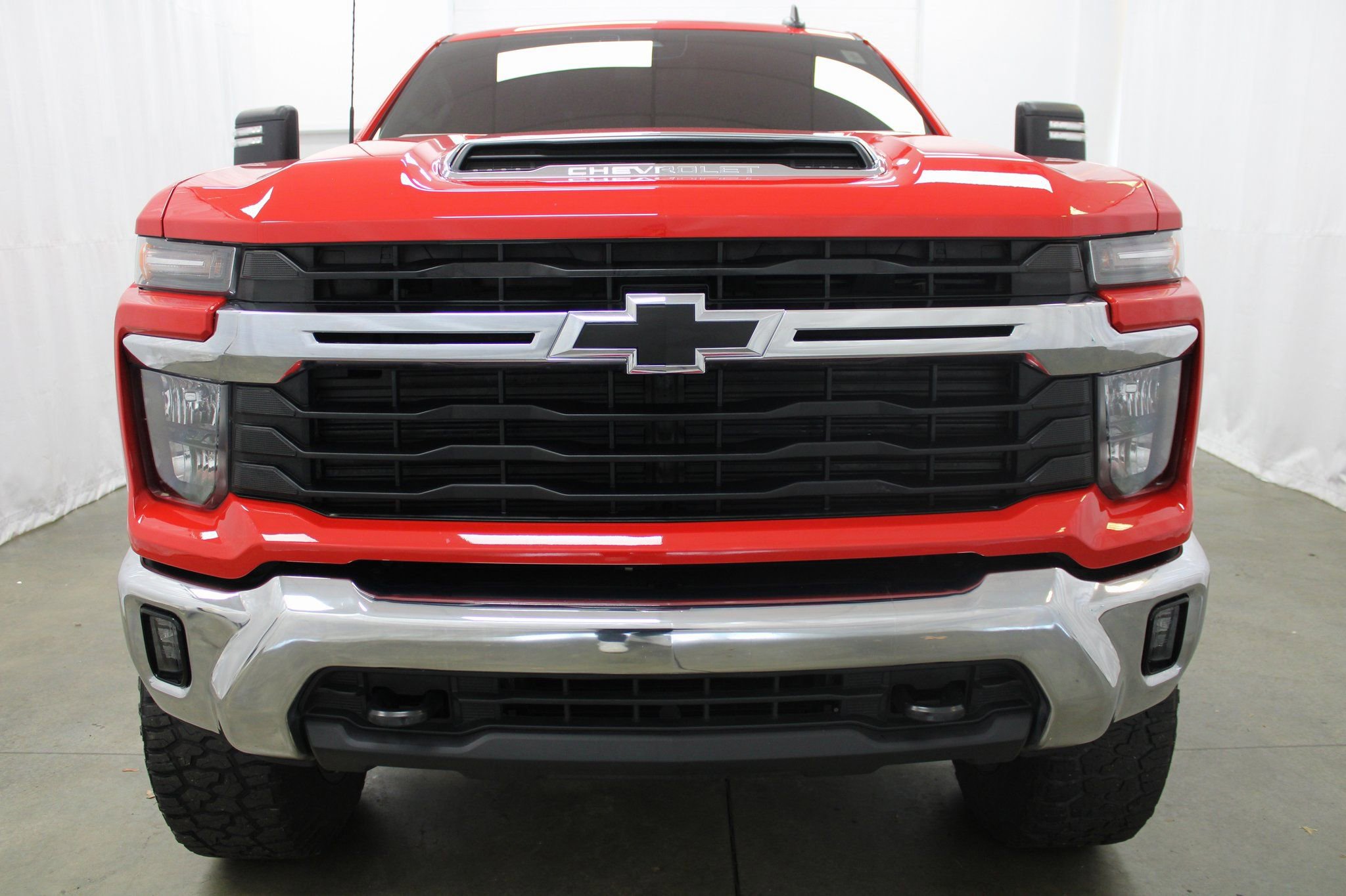 Used 2025 Chevrolet Silverado 2500 LT image 3