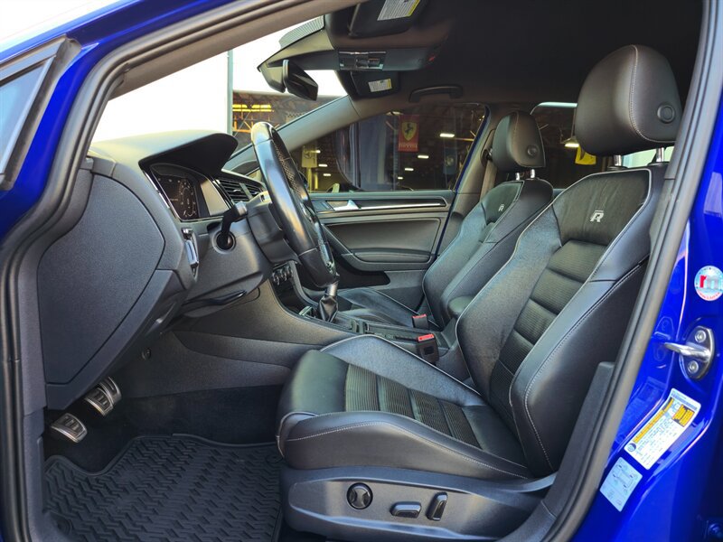 Used 2019 Volkswagen Golf R 4-Door AWD/4WD image 15
