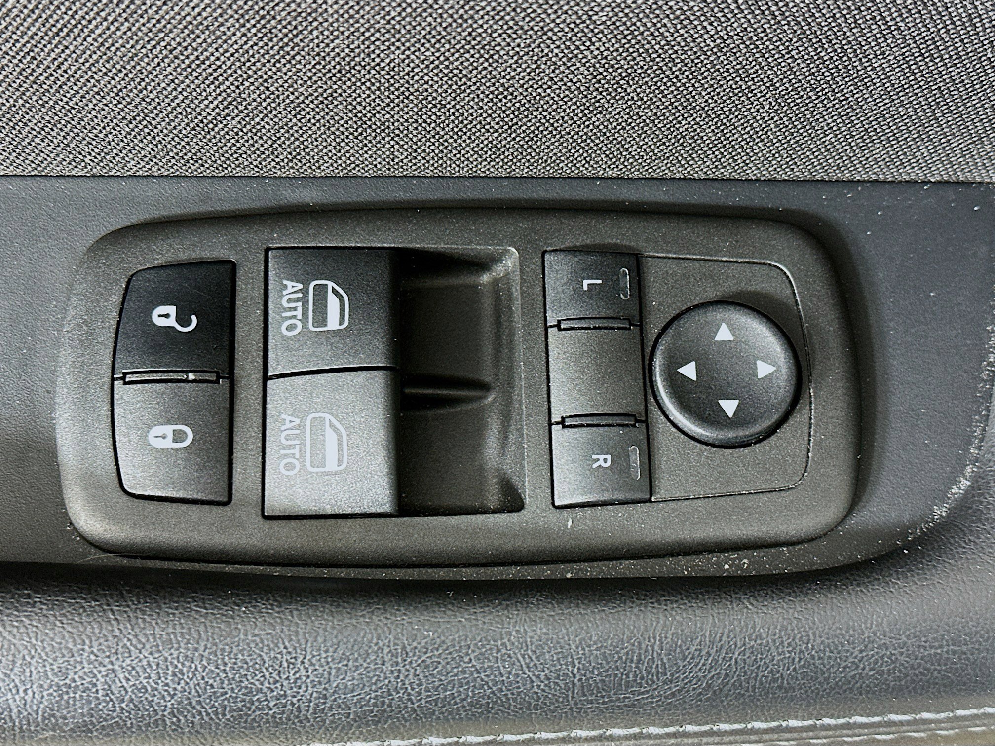 Used 2022 Dodge Challenger R/T w/ Performance Handling Group image 15