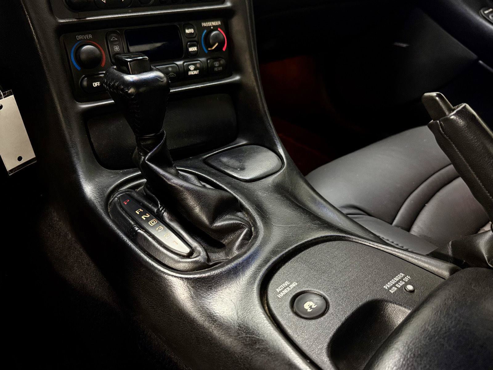 Used 2004 Chevrolet Corvette Coupe w/ Preferred Equipment Group RWD image 22
