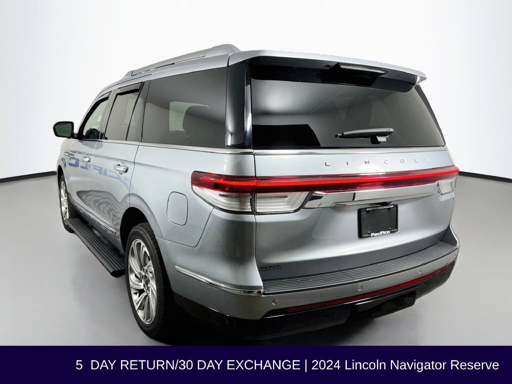 Used 2024 Lincoln Navigator Reserve AWD/4WD image 6