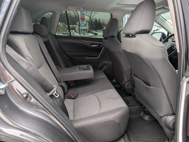 Used 2022 Toyota RAV4 XLE w/ Convenience Package image 17