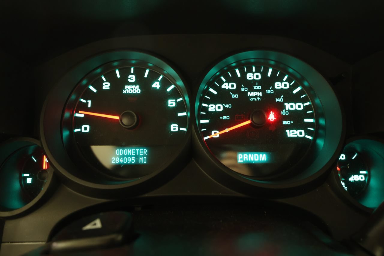 Used 2010 GMC Sierra 1500 W/T RWD image 9