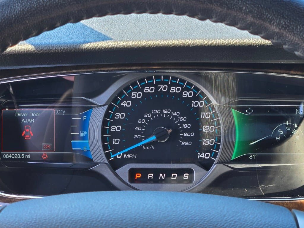 Used 2019 Ford Taurus Limited AWD/4WD image 34
