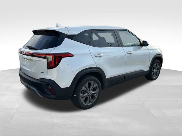 Used 2024 Kia Seltos LX AWD/4WD image 4