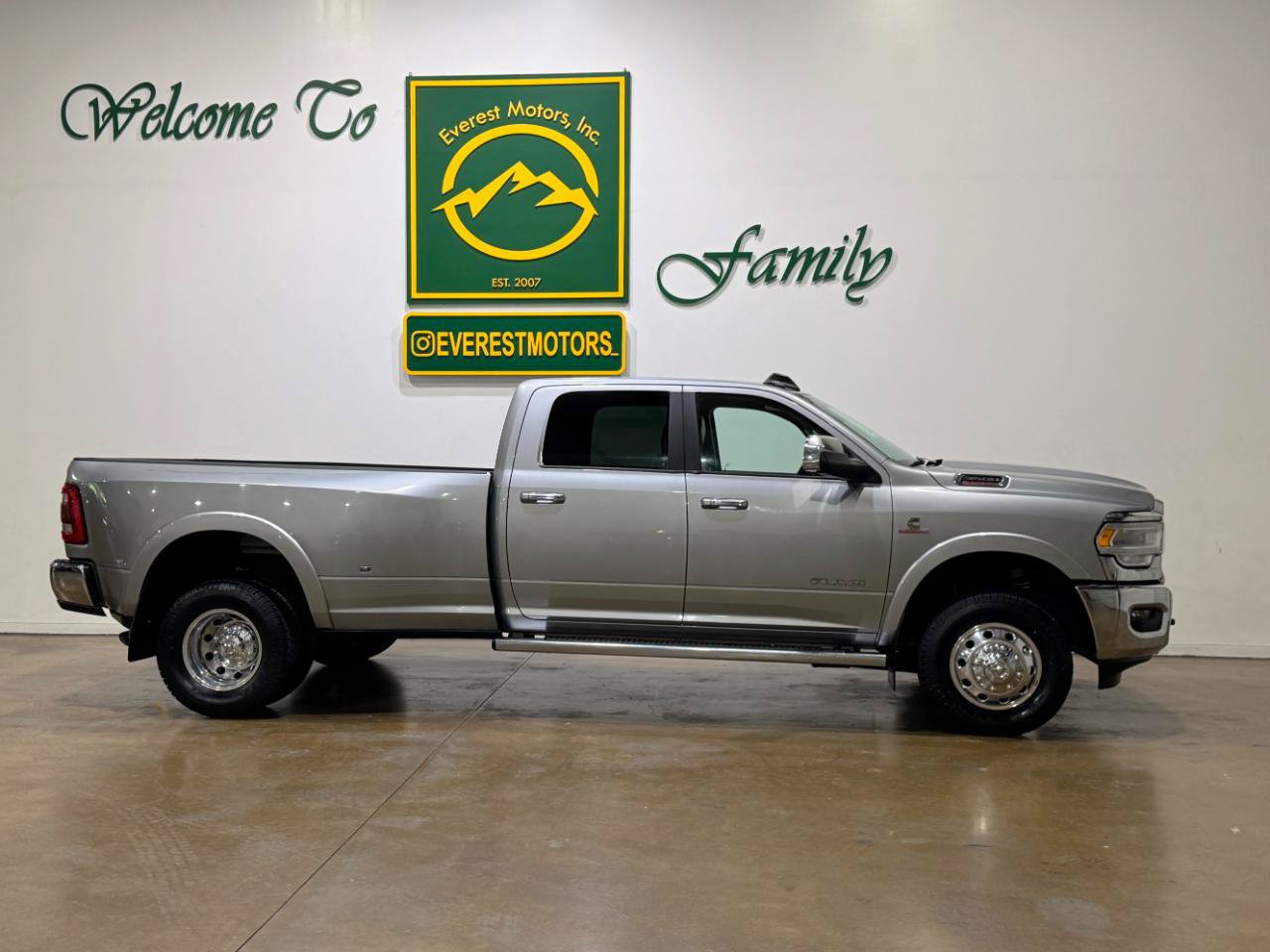 Used 2022 RAM 3500 Laramie AWD/4WD image 9