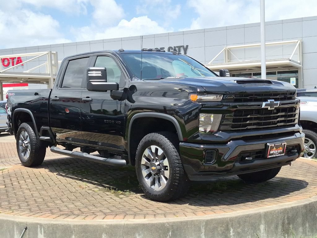 Used 2024 Chevrolet Silverado 2500 Custom w/ Custom Value Package AWD/4WD image 8