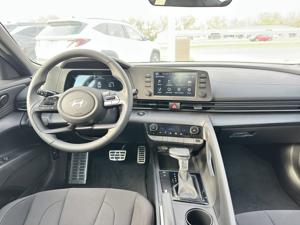 New 2025 Hyundai Elantra Sport image 10