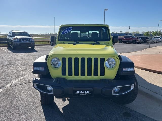 Used 2023 Jeep Gladiator Sport image 2